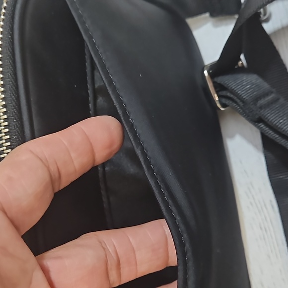 Lululemon crossbody camera bag in black - Picture 13 of 15